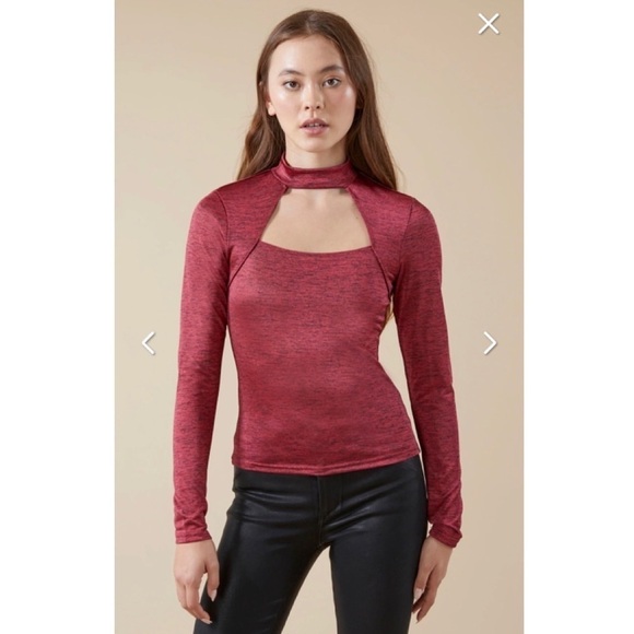 BCBG Women’s Size Medium Fuchsia Cut Out Top NWT $78. - Picture 1 of 10